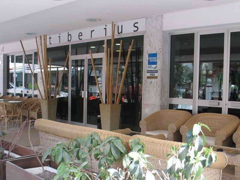 Hotel Tiberius Rímini Exterior foto